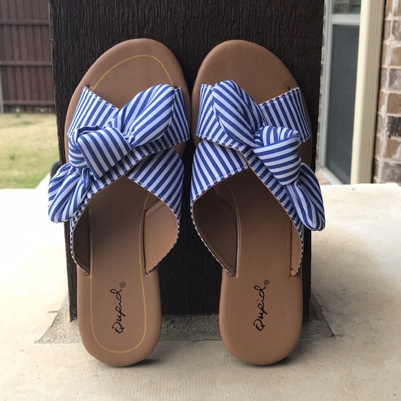 💥THEY ARE HERE💥blue and white striped sandals - Picture 3 of 3